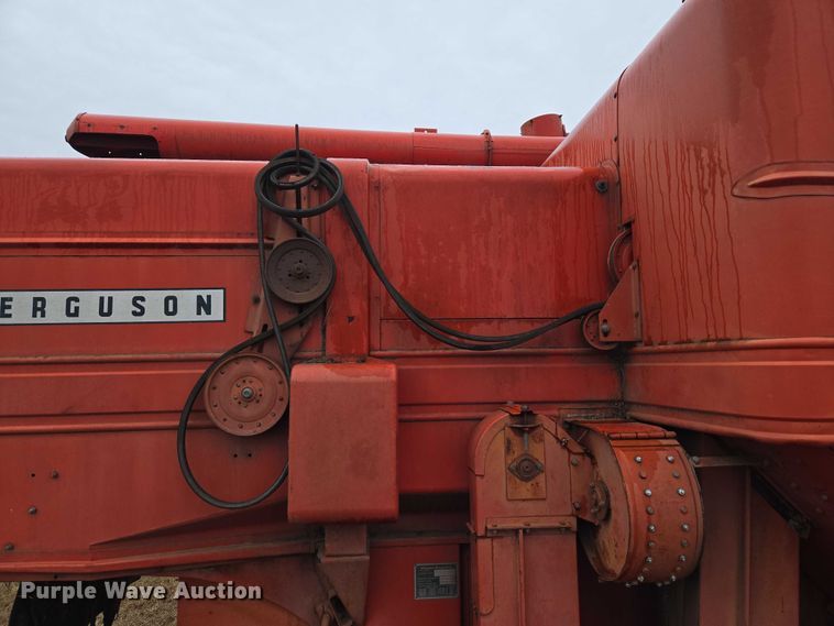 image for item ET5342 Massey Ferguson 410 combine