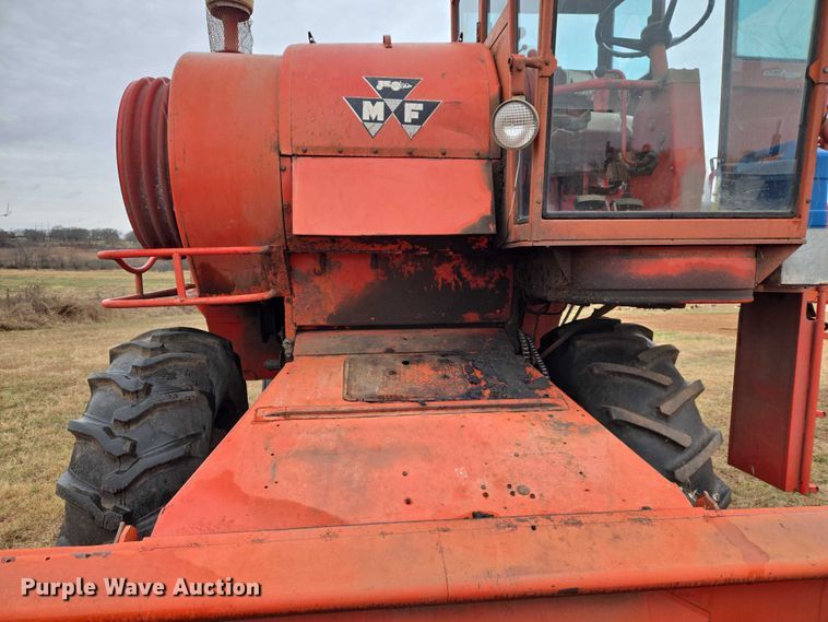 image for item ET5342 Massey Ferguson 410 combine