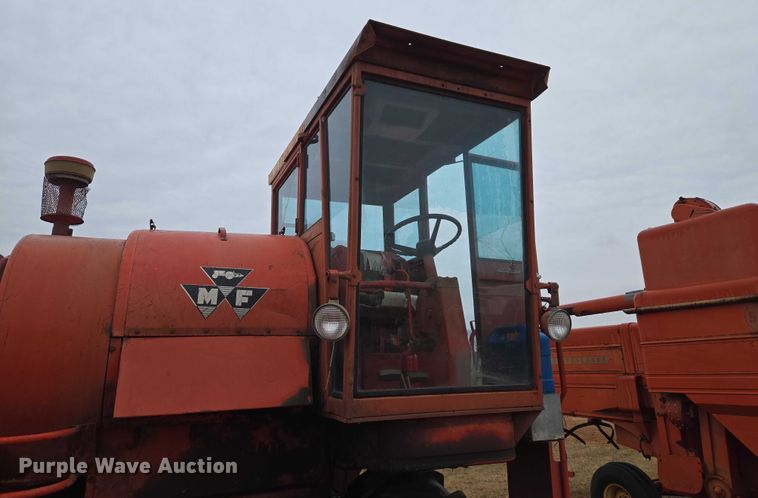 image for item ET5342 Massey Ferguson 410 combine