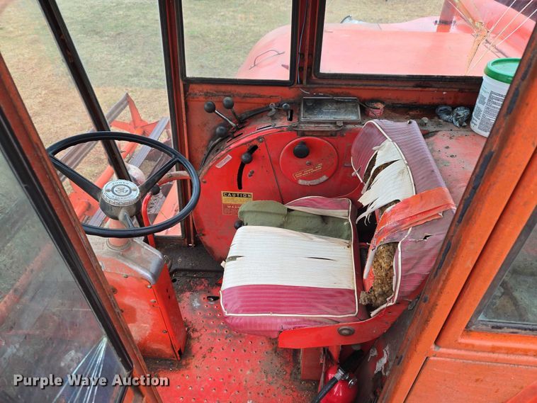 image for item ET5342 Massey Ferguson 410 combine