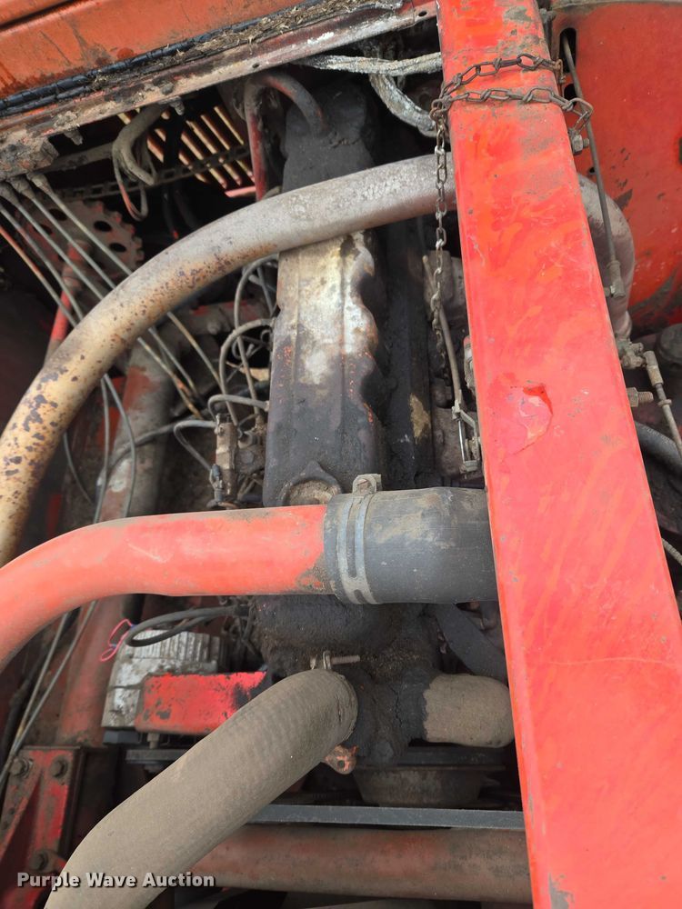 image for item ET5342 Massey Ferguson 410 combine