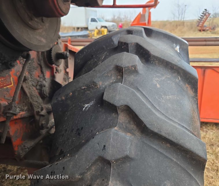 image for item ET5342 Massey Ferguson 410 combine