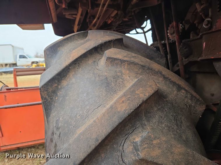 image for item ET5342 Massey Ferguson 410 combine