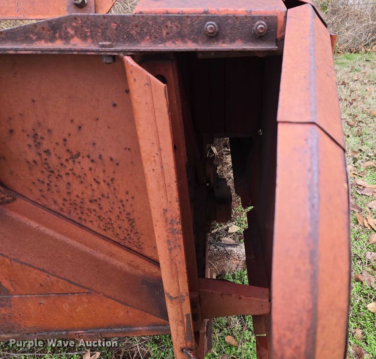 image for item ET5345 Massey Ferguson MF43 corn head