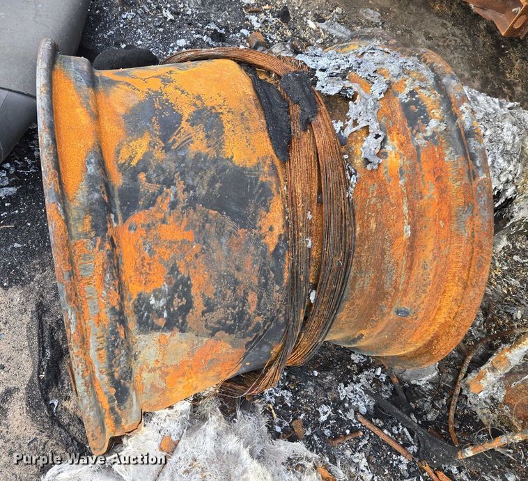 image for item ET5372 2014 John Deere S670 STS combine