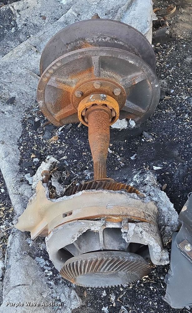 image for item ET5372 2014 John Deere S670 STS combine