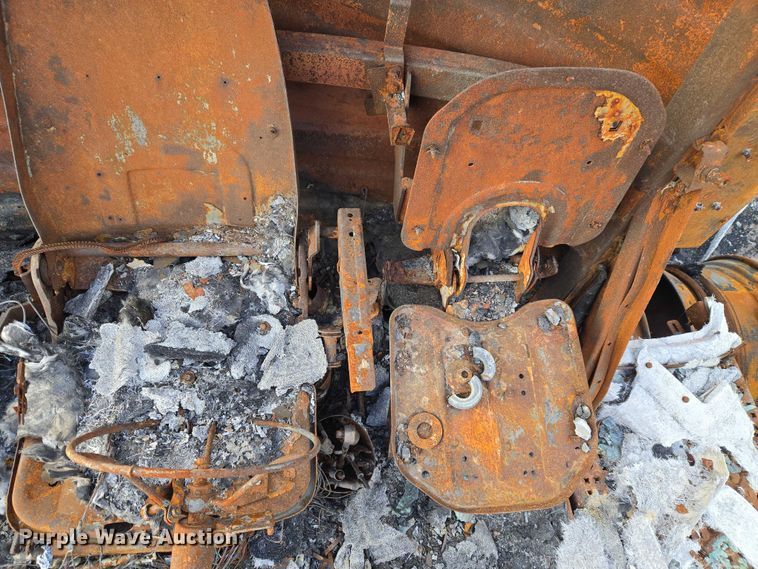 image for item ET5372 2014 John Deere S670 STS combine