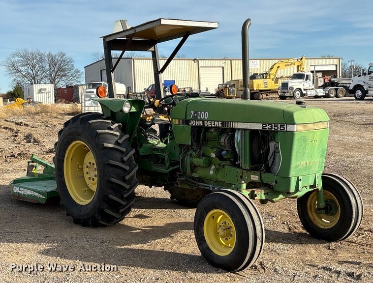image for item ET5410 1990 John Deere 2355 tractor