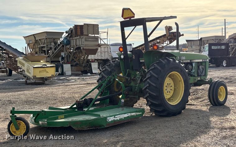 image for item ET5410 1990 John Deere 2355 tractor