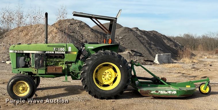 image for item ET5410 1990 John Deere 2355 tractor