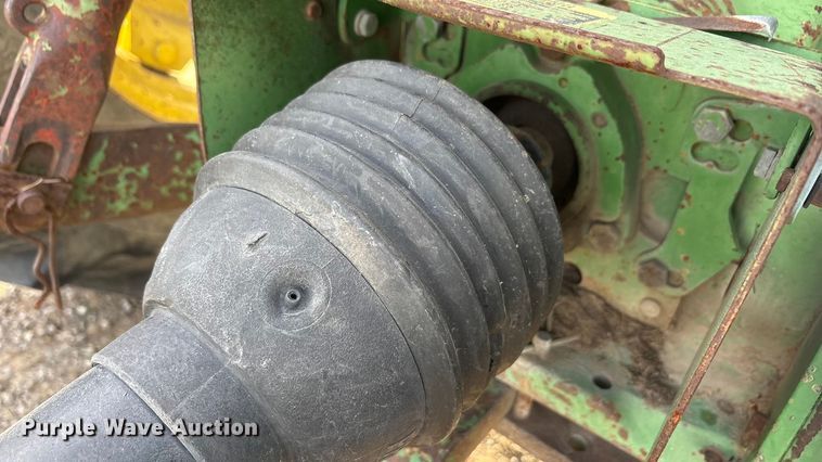 image for item ET5410 1990 John Deere 2355 tractor