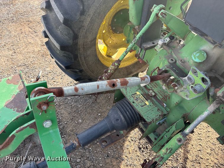 image for item ET5410 1990 John Deere 2355 tractor