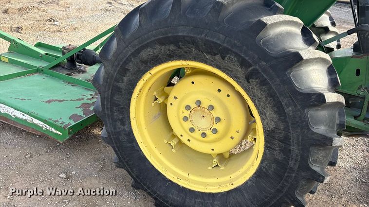 image for item ET5410 1990 John Deere 2355 tractor