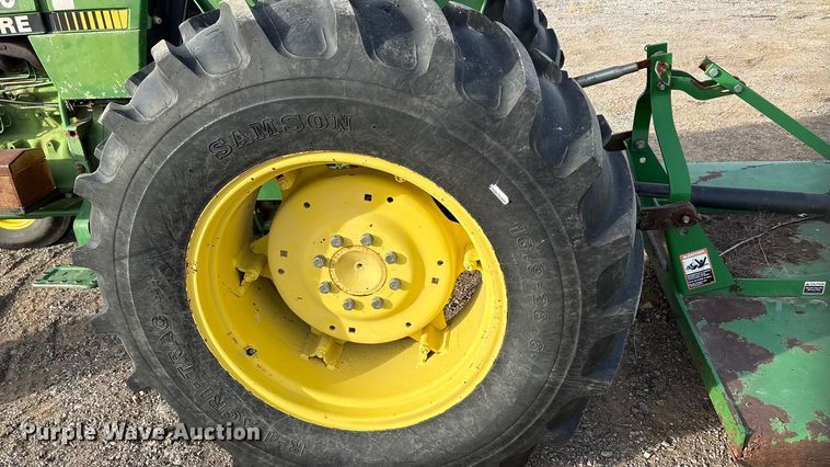 image for item ET5410 1990 John Deere 2355 tractor