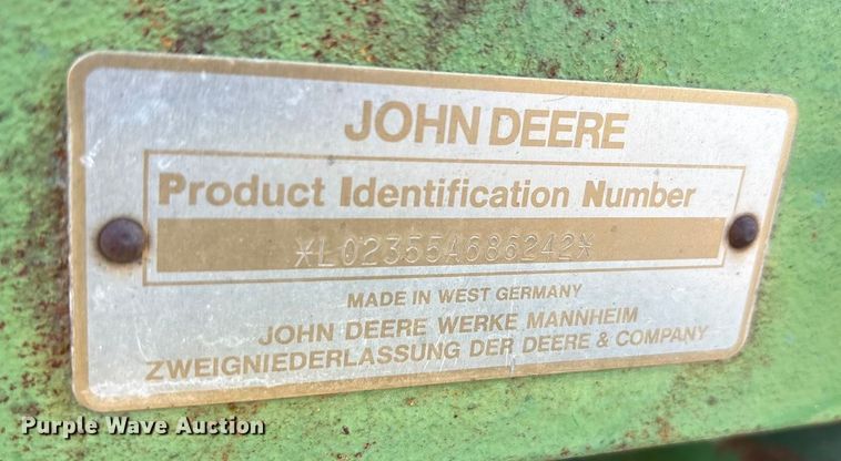 image for item ET5410 1990 John Deere 2355 tractor