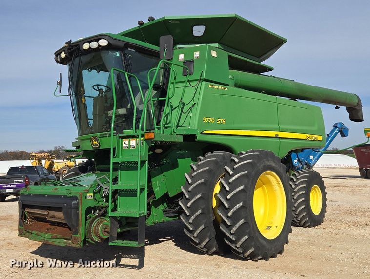 image for item ET5439 2008 John Deere 9770 STS combine