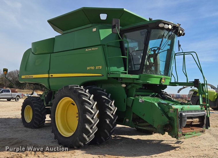 image for item ET5439 2008 John Deere 9770 STS combine