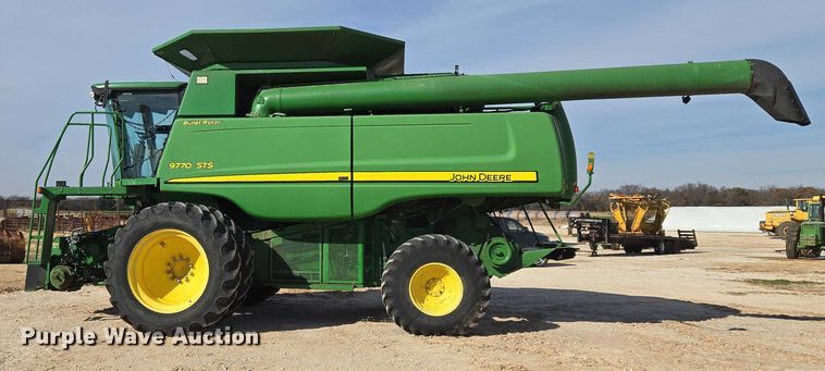 image for item ET5439 2008 John Deere 9770 STS combine