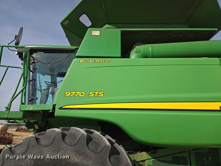 image for item ET5439 2008 John Deere 9770 STS combine