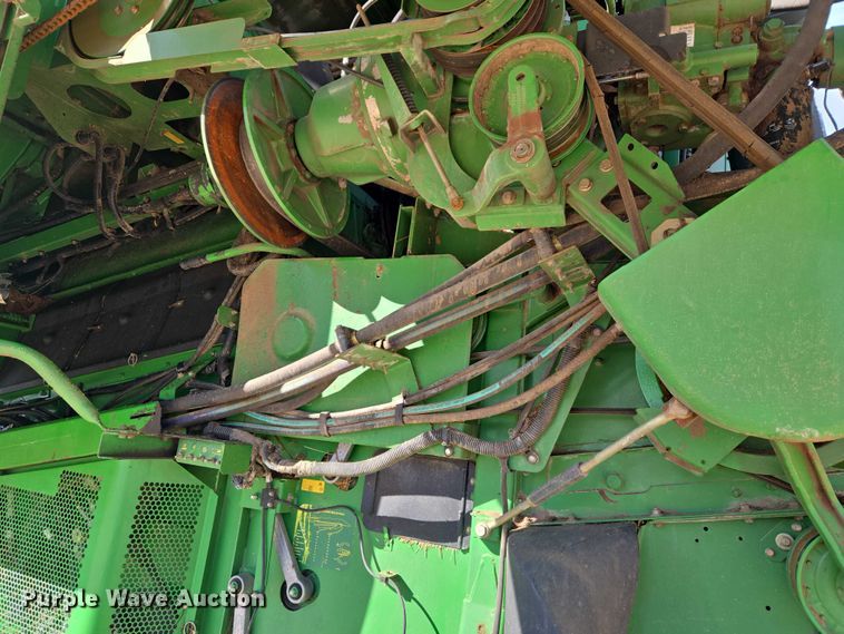 image for item ET5439 2008 John Deere 9770 STS combine