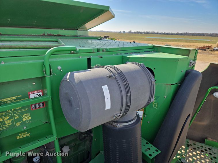 image for item ET5439 2008 John Deere 9770 STS combine