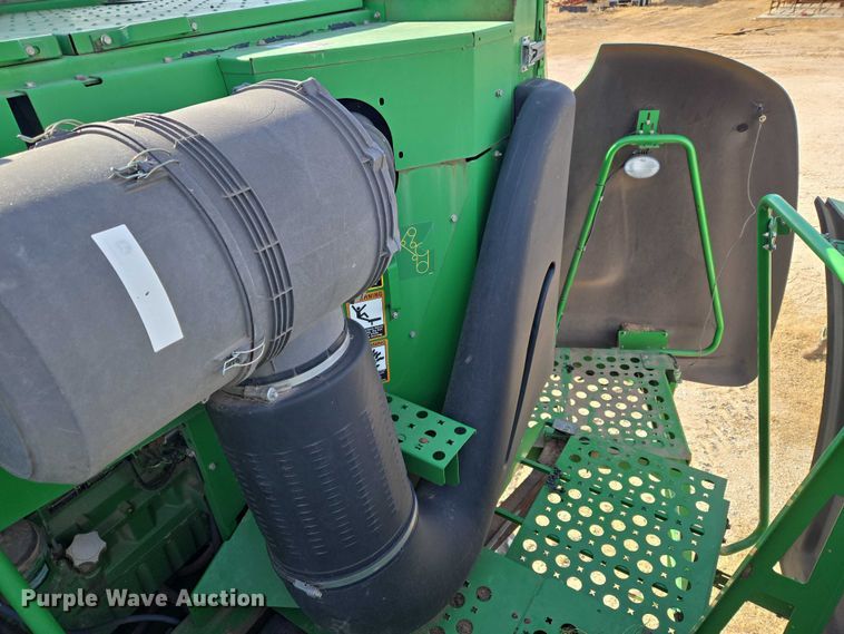 image for item ET5439 2008 John Deere 9770 STS combine