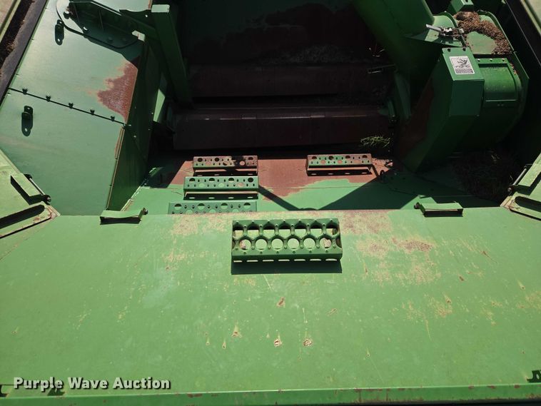 image for item ET5439 2008 John Deere 9770 STS combine