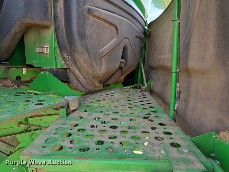 image for item ET5439 2008 John Deere 9770 STS combine