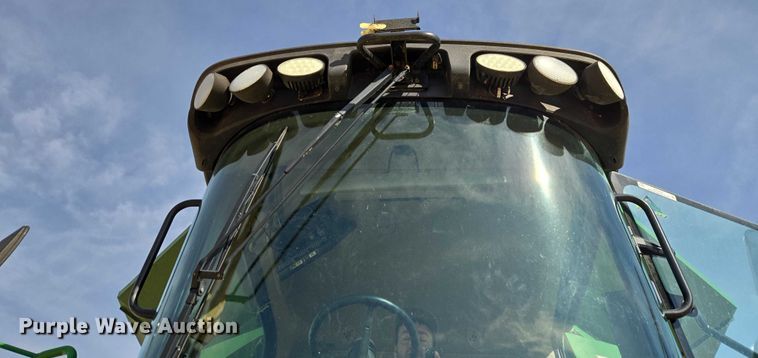 image for item ET5439 2008 John Deere 9770 STS combine