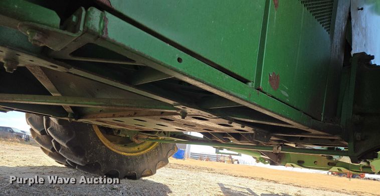 image for item ET5439 2008 John Deere 9770 STS combine