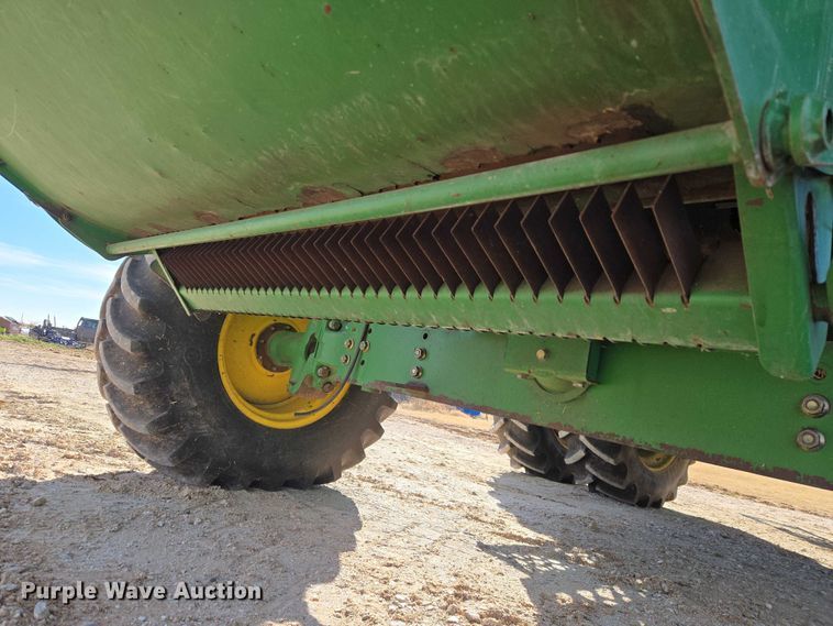 image for item ET5439 2008 John Deere 9770 STS combine