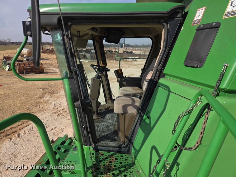image for item ET5439 2008 John Deere 9770 STS combine