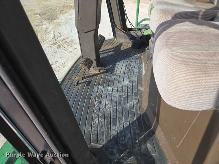 image for item ET5439 2008 John Deere 9770 STS combine