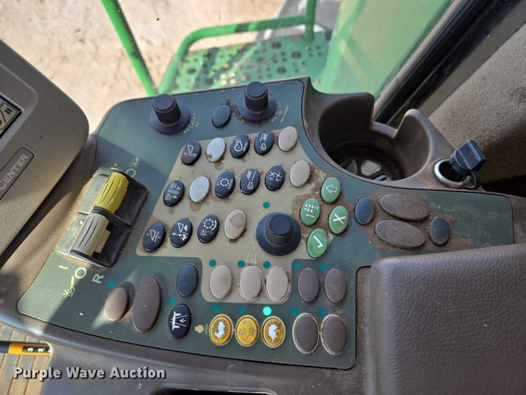 image for item ET5439 2008 John Deere 9770 STS combine