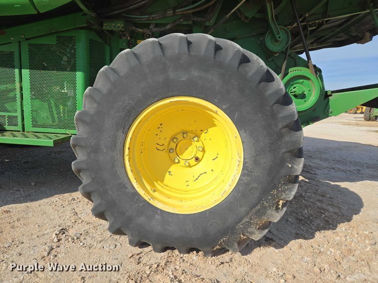 image for item ET5439 2008 John Deere 9770 STS combine