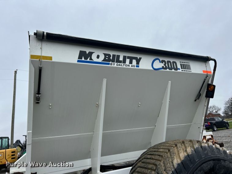 image for item ET6681 Dalton AG C300 spreader