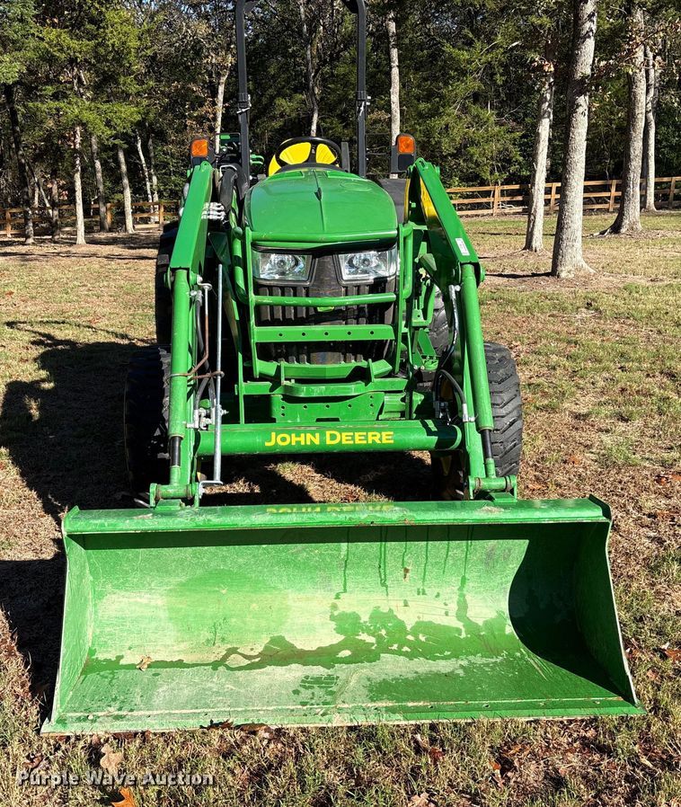 image for item ET7326 2020 John Deere 4044R MFWD tractor