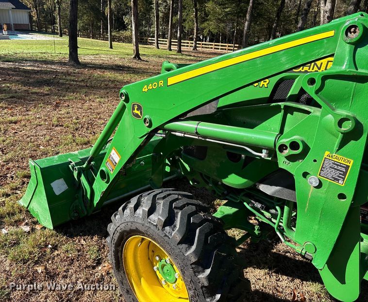 image for item ET7326 2020 John Deere 4044R MFWD tractor