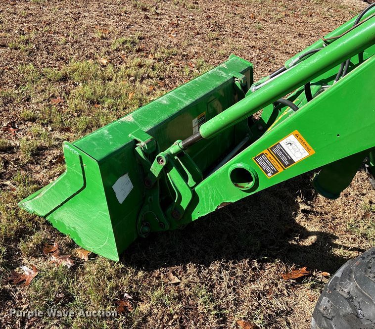 image for item ET7326 2020 John Deere 4044R MFWD tractor