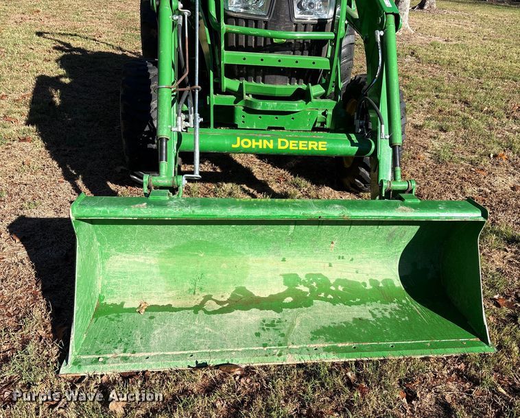image for item ET7326 2020 John Deere 4044R MFWD tractor