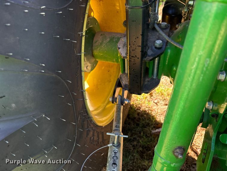 image for item ET7326 2020 John Deere 4044R MFWD tractor