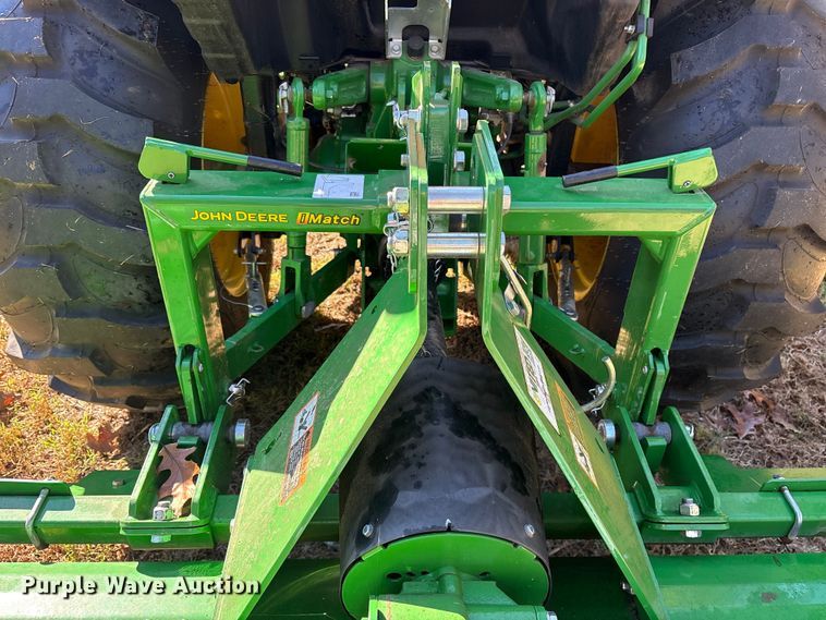 image for item ET7326 2020 John Deere 4044R MFWD tractor
