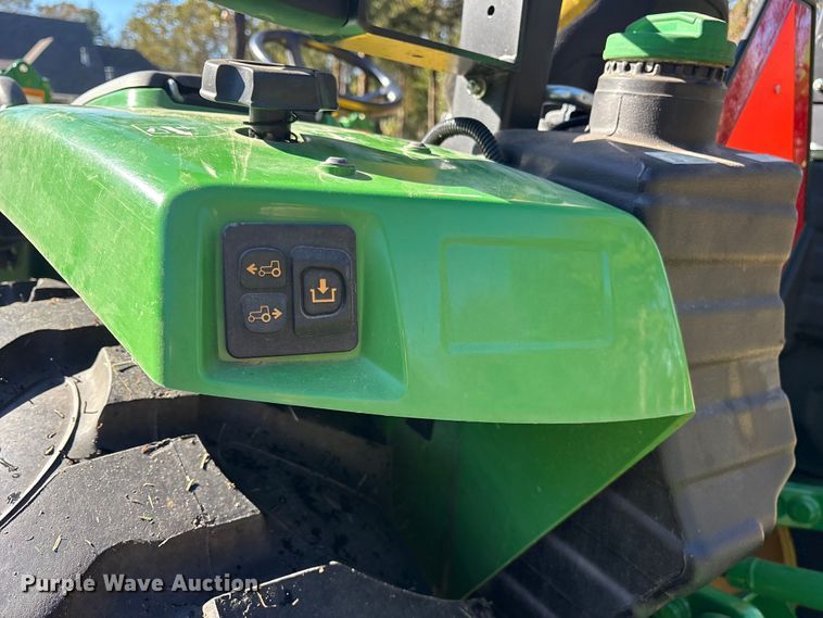 image for item ET7326 2020 John Deere 4044R MFWD tractor