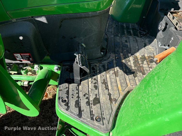 image for item ET7326 2020 John Deere 4044R MFWD tractor