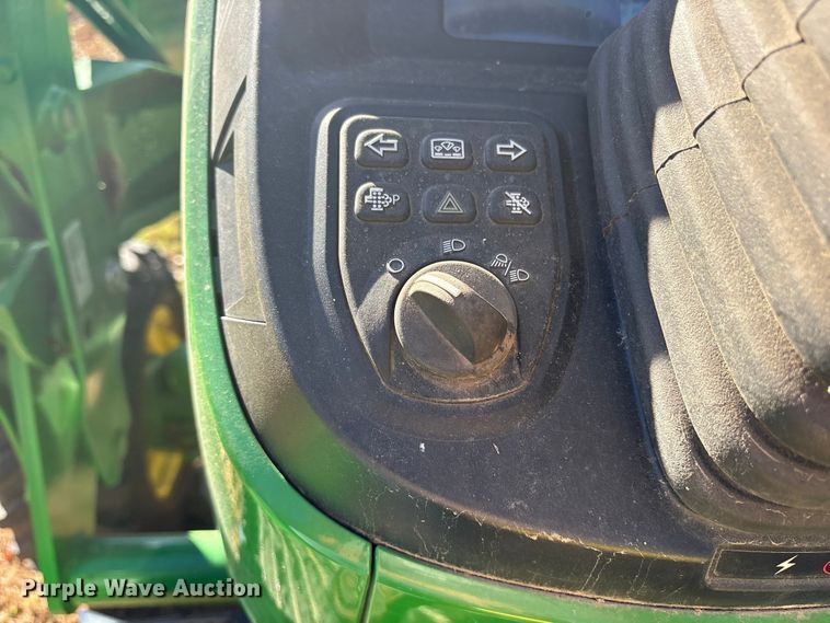 image for item ET7326 2020 John Deere 4044R MFWD tractor