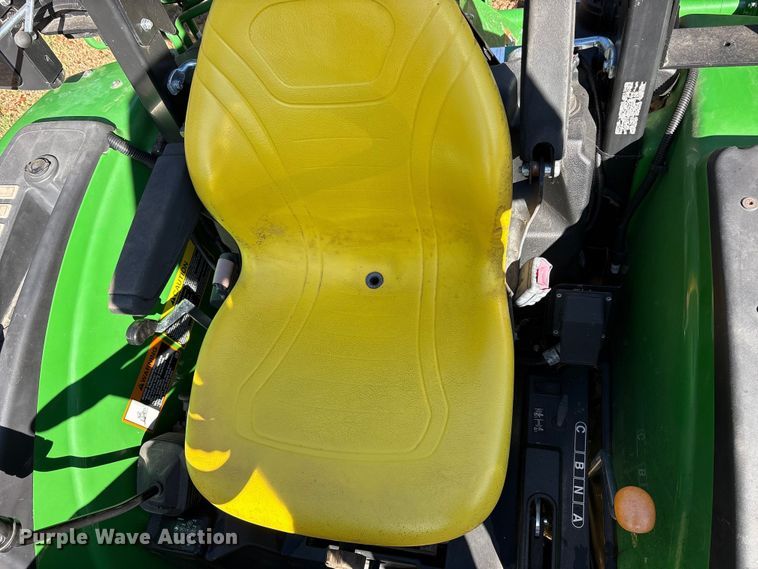 image for item ET7326 2020 John Deere 4044R MFWD tractor