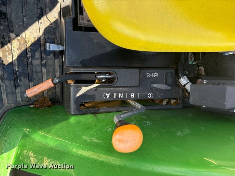 image for item ET7326 2020 John Deere 4044R MFWD tractor