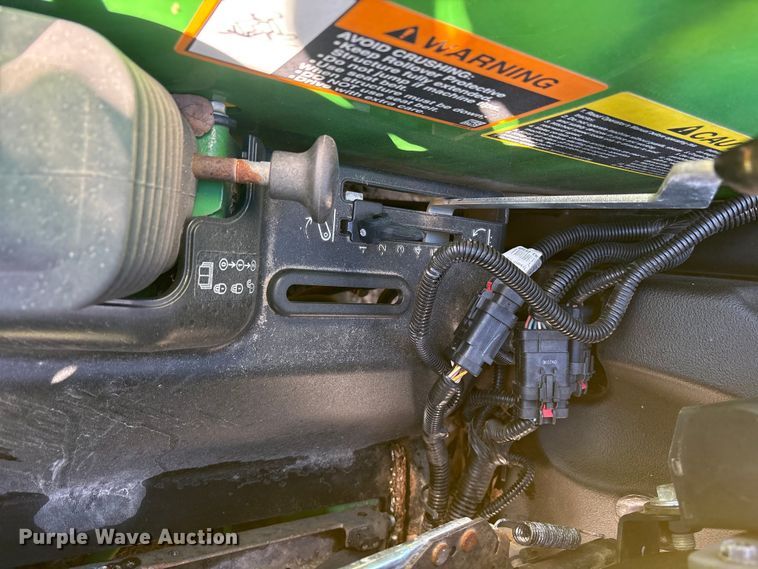 image for item ET7326 2020 John Deere 4044R MFWD tractor