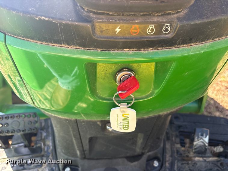 image for item ET7326 2020 John Deere 4044R MFWD tractor