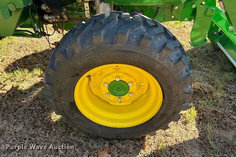 image for item ET7326 2020 John Deere 4044R MFWD tractor